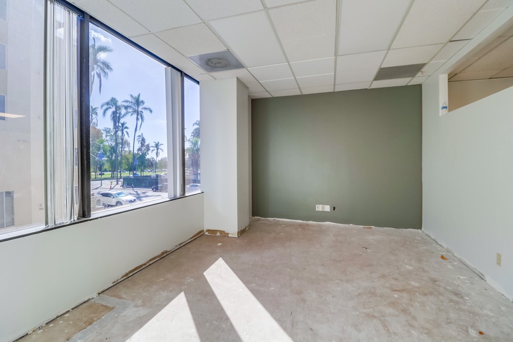 Virtual tour photo 59 of 60 for 3033 Fifth Ave #300