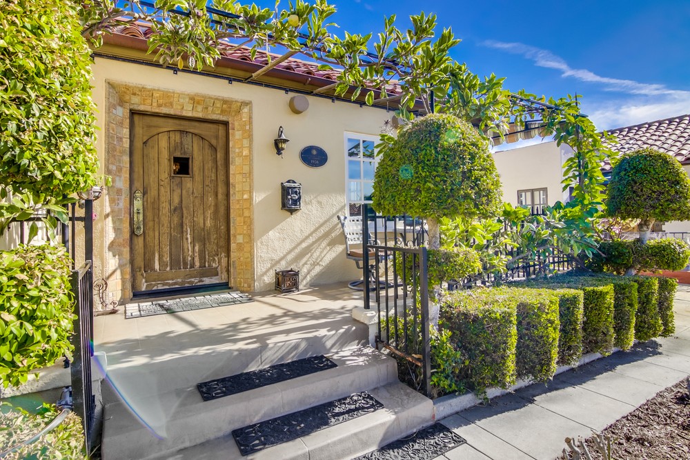 Virtual tour photo 6 of 52 for 3036 Elliott St