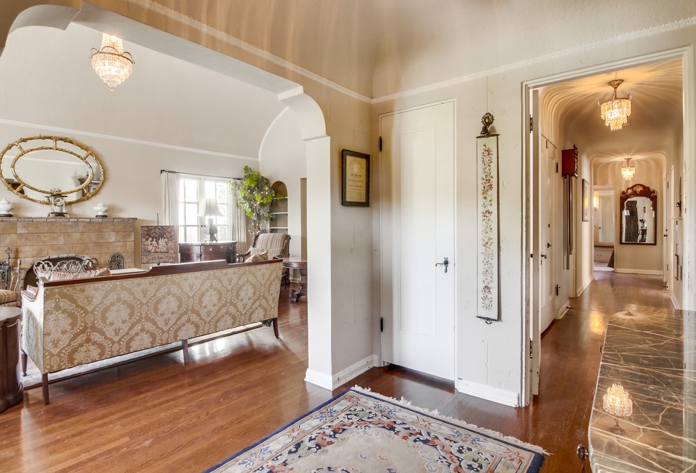 Virtual tour photo 13 of 52 for 3036 Elliott St