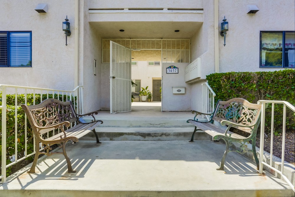 Virtual tour photo 4 of 39 for 3037 Ingelow St APT 4