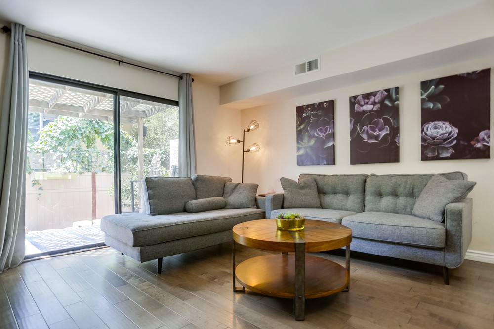 Virtual tour photo 8 of 39 for 3037 Ingelow St APT 4