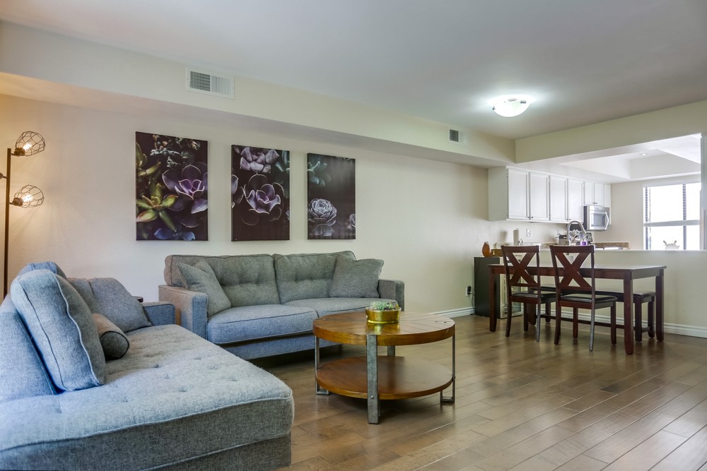 Virtual tour photo 11 of 39 for 3037 Ingelow St APT 4