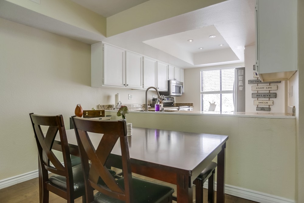 Virtual tour photo 12 of 39 for 3037 Ingelow St APT 4