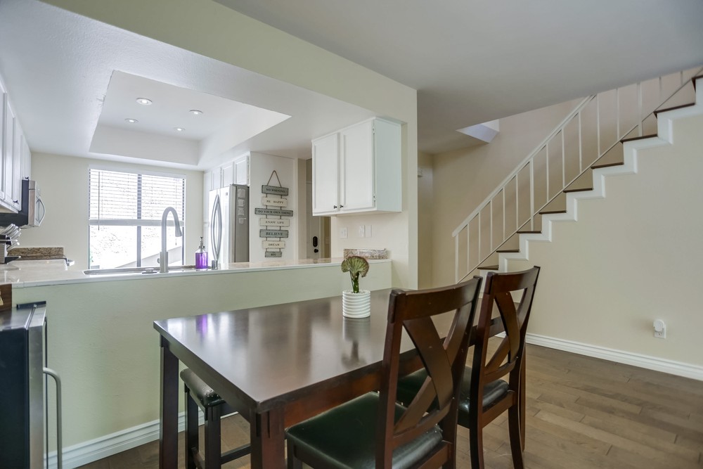 Virtual tour photo 13 of 39 for 3037 Ingelow St APT 4