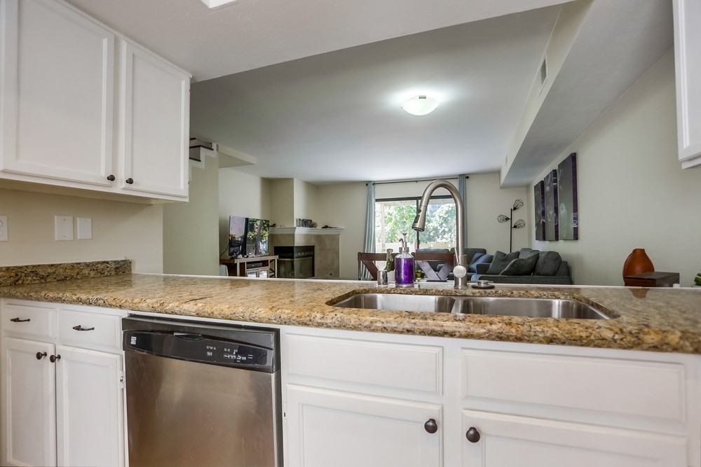 Virtual tour photo 19 of 39 for 3037 Ingelow St APT 4