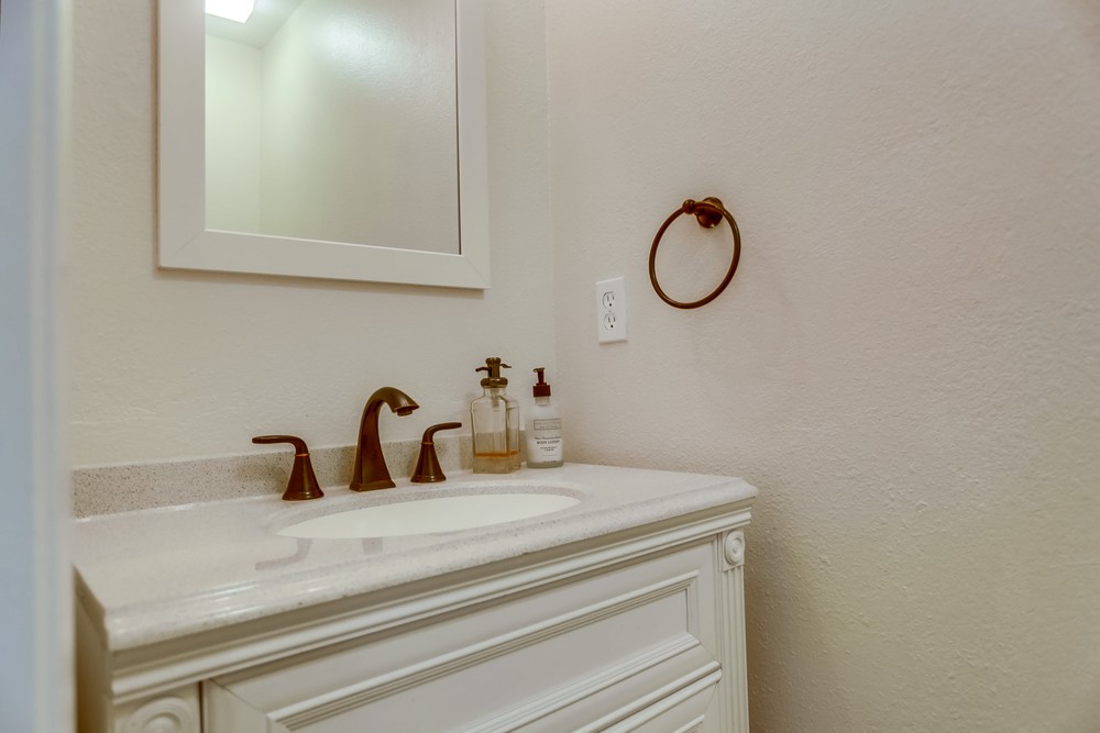 Virtual tour photo 20 of 39 for 3037 Ingelow St APT 4