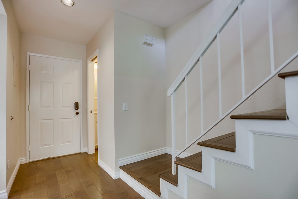 Virtual tour photo 22 of 39 for 3037 Ingelow St APT 4