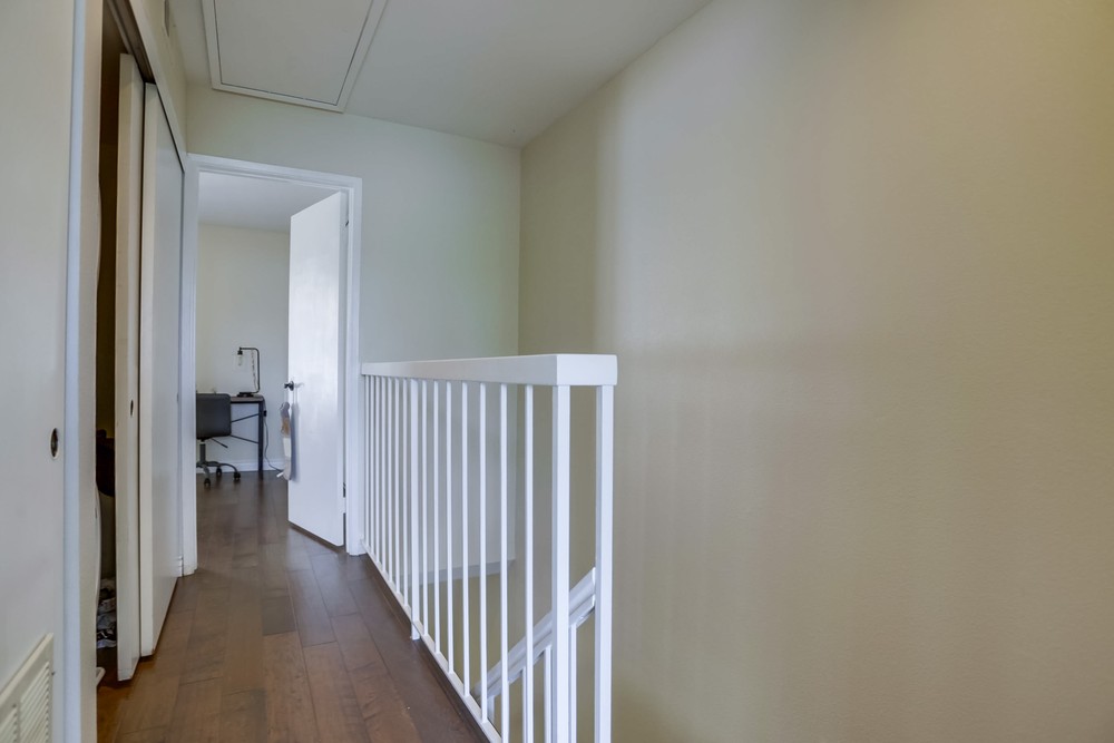 Virtual tour photo 23 of 39 for 3037 Ingelow St APT 4