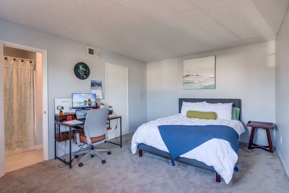 Virtual tour photo 35 of 36 for 3037 Ingelow St