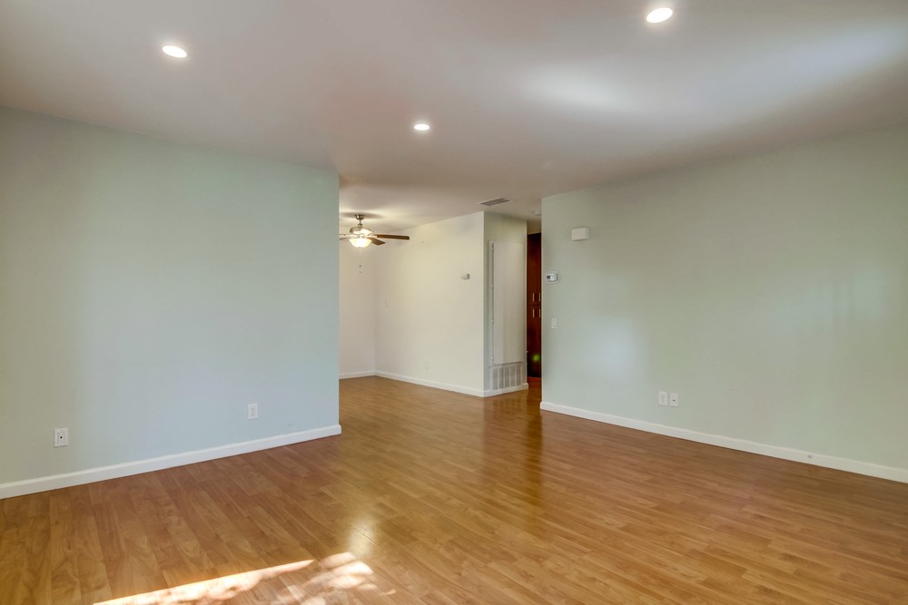 Virtual tour photo 10 of 32 for 3042 Iris Ave UNIT 106