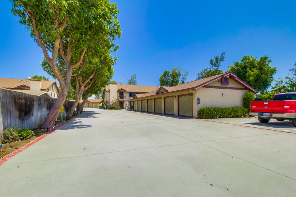Virtual tour photo 4 of 31 for 3042 Iris Ave UNIT 106