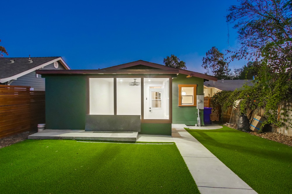 Virtual tour photo 9 of 64 for 3050 Elm St
