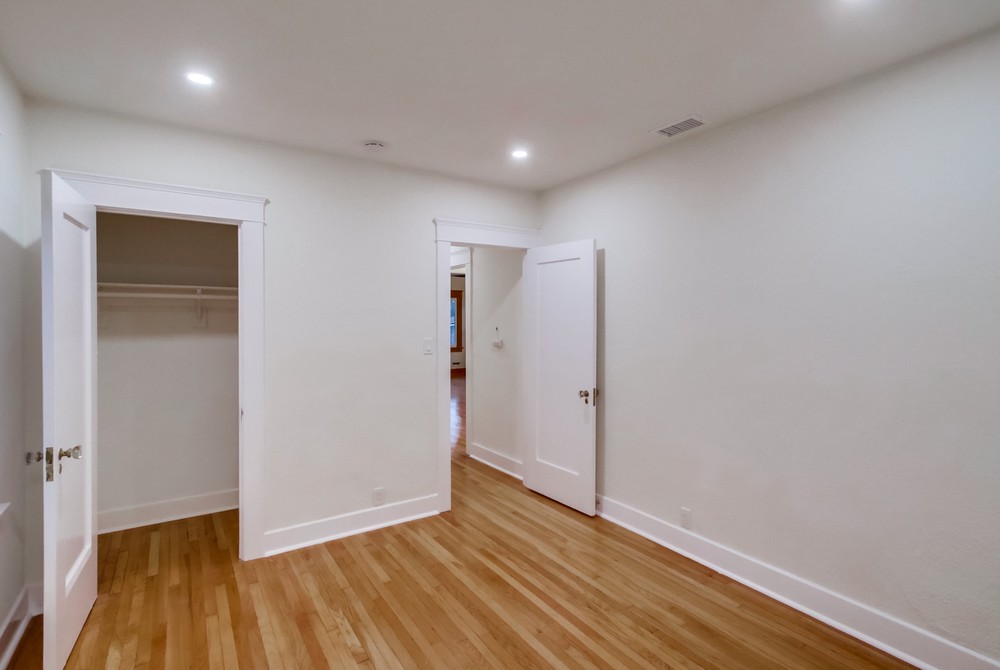 Virtual tour photo 32 of 64 for 3050 Elm St