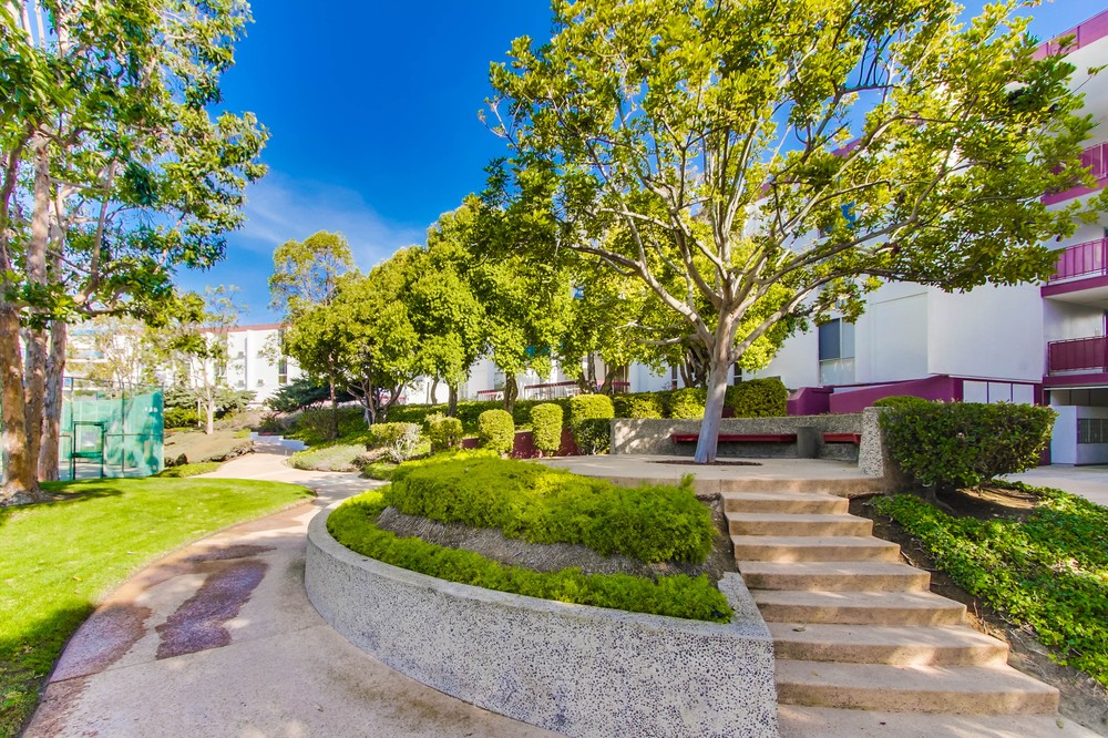 Virtual tour photo 20 of 27 for 3050 Rue Dorleans 