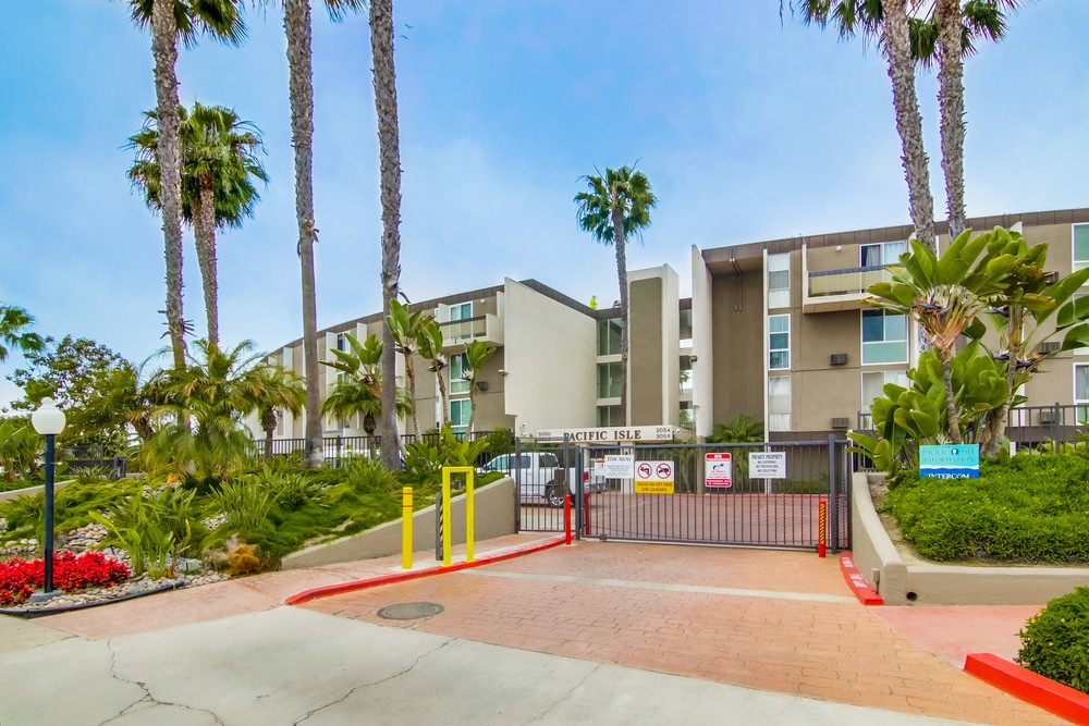 Virtual tour photo 1 of 27 for 3050 Rue Dorleans D