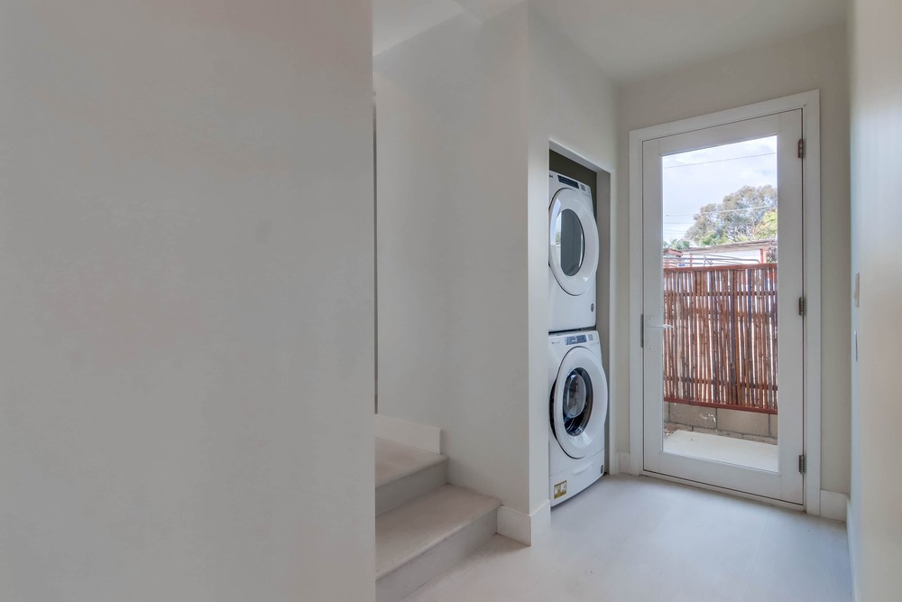Virtual tour photo 28 of 71 for 3059 Martin Ave