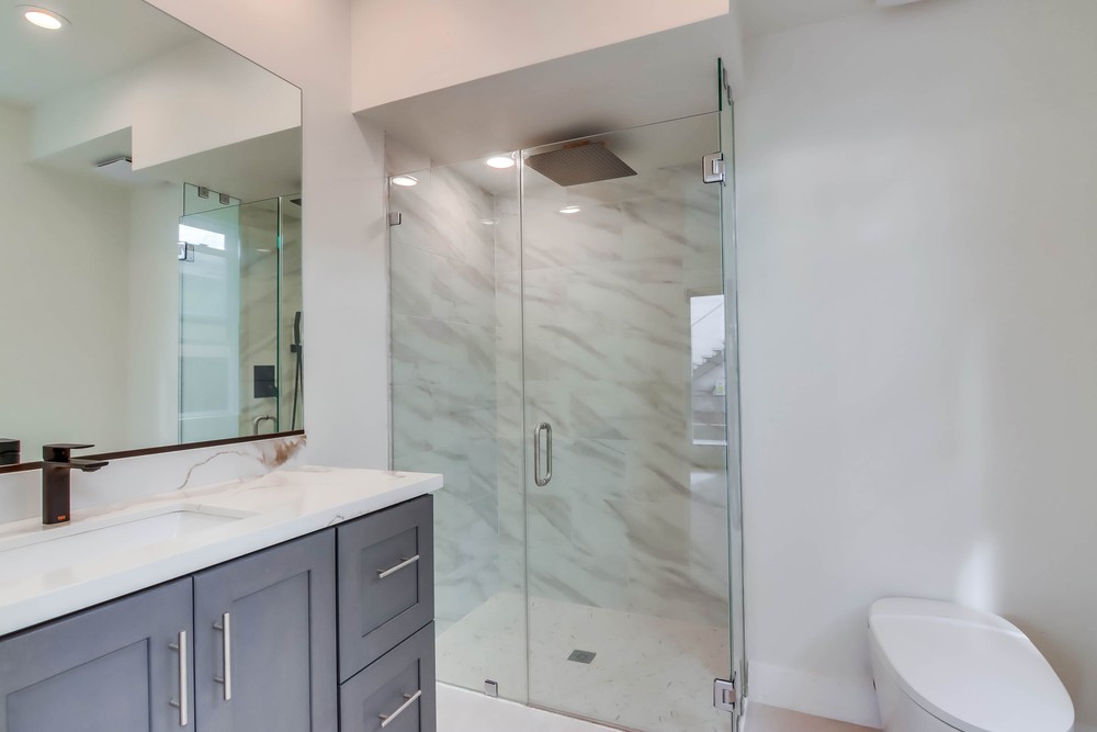 Virtual tour photo 33 of 71 for 3059 Martin Ave