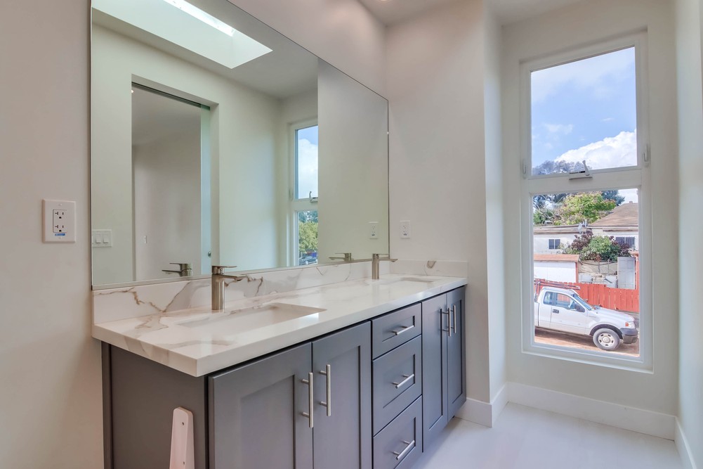 Virtual tour photo 43 of 71 for 3059 Martin Ave