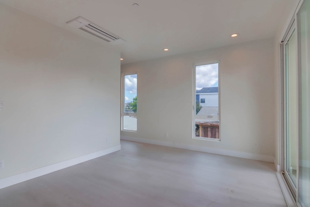 Virtual tour photo 46 of 71 for 3059 Martin Ave