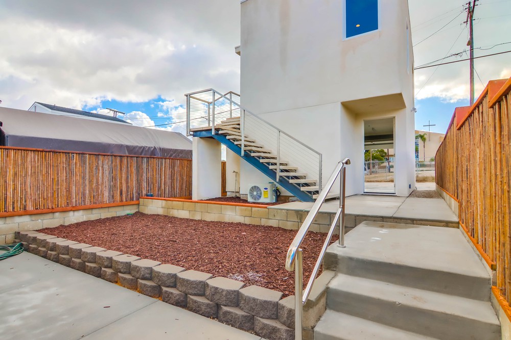 Virtual tour photo 52 of 71 for 3059 Martin Ave