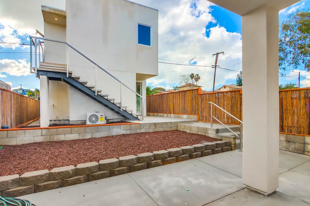Virtual tour photo 53 of 71 for 3059 Martin Ave