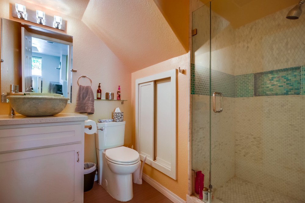 Virtual tour photo 18 of 46 for 3065 A St #1