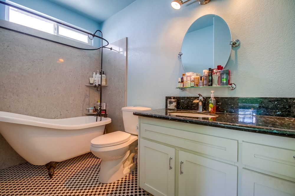 Virtual tour photo 33 of 46 for 3065 A St #1