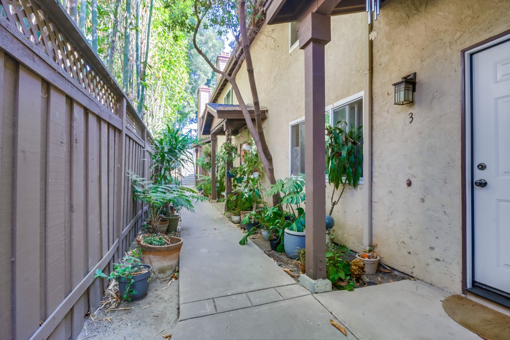Virtual tour photo 5 of 38 for 3065 A St APT 4