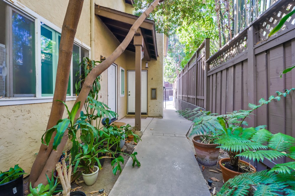Virtual tour photo 6 of 38 for 3065 A St APT 4