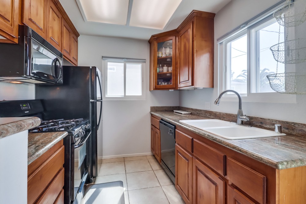 Virtual tour photo 14 of 38 for 3065 A St APT 4
