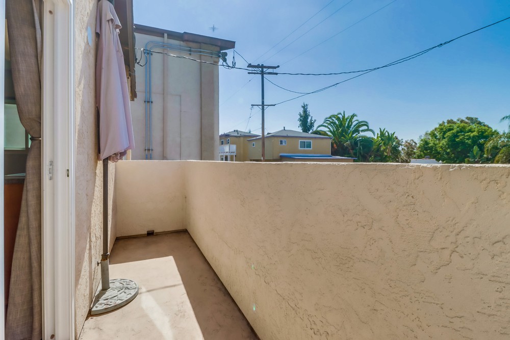 Virtual tour photo 31 of 38 for 3065 A St APT 4
