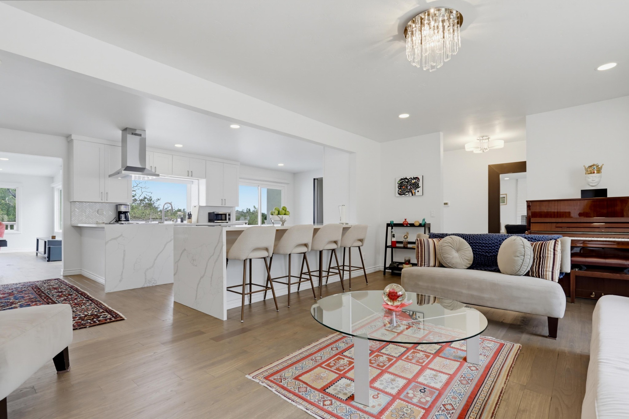 Virtual tour photo 10 of 44 for 3068 Via Hermosa