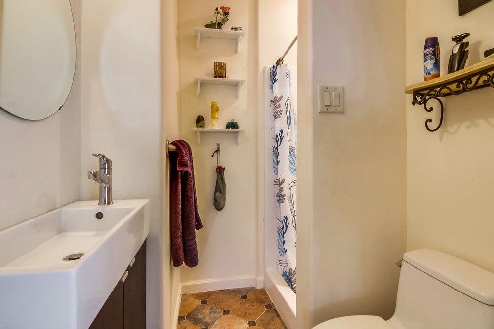 Virtual tour photo 18 of 44 for 3071 L St