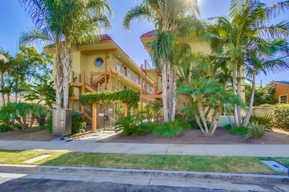 Virtual tour photo 1 of 20 for 3075 B St