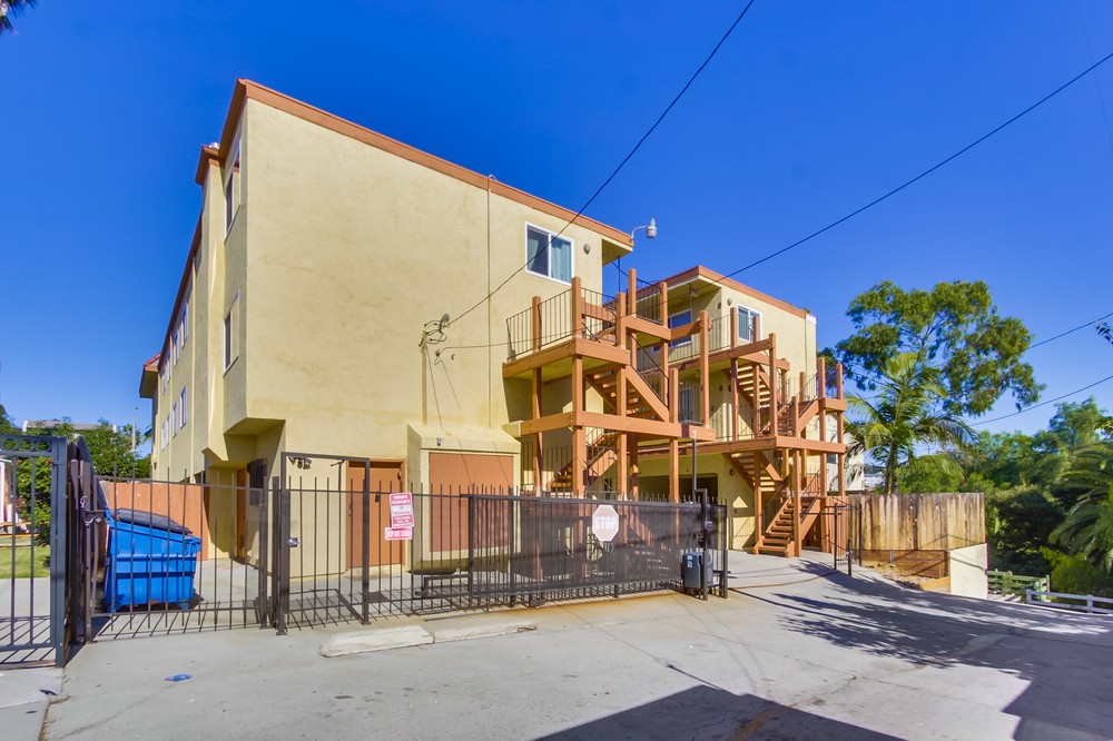 Virtual tour photo 21 of 20 for 3075 B St