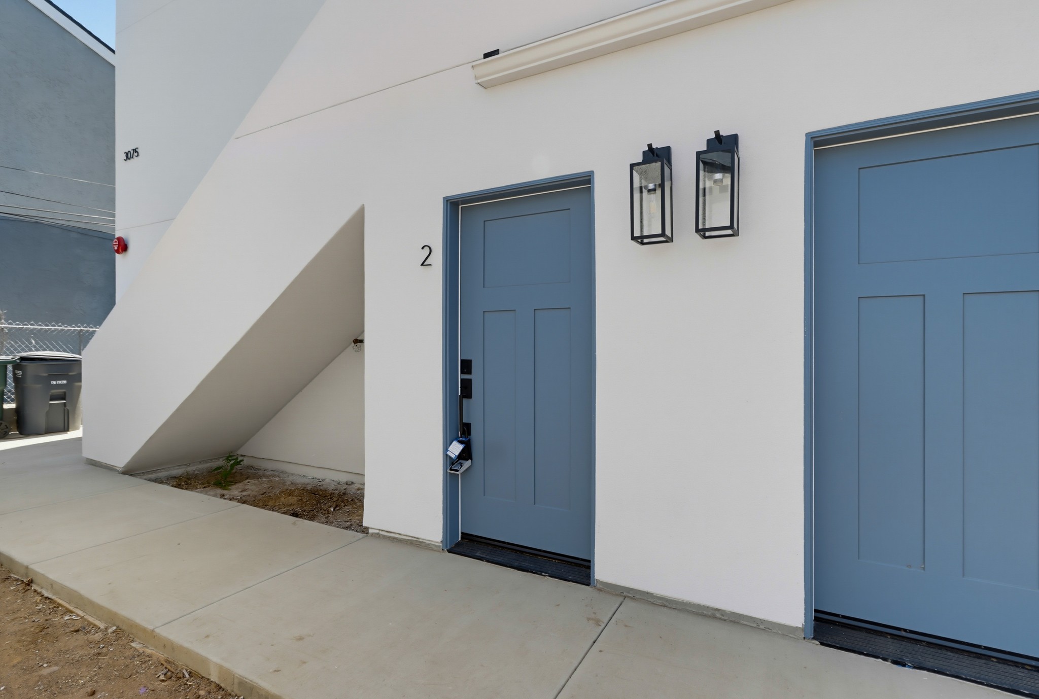 Virtual tour photo 3 of 14 for 3075 Hawthorn St #2
