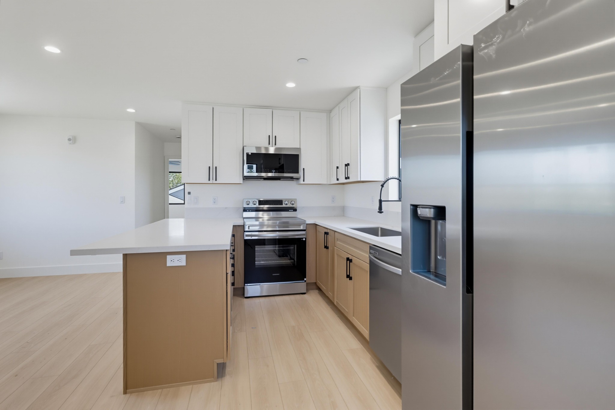 Virtual tour photo 7 of 27 for 3075 Hawthorn St