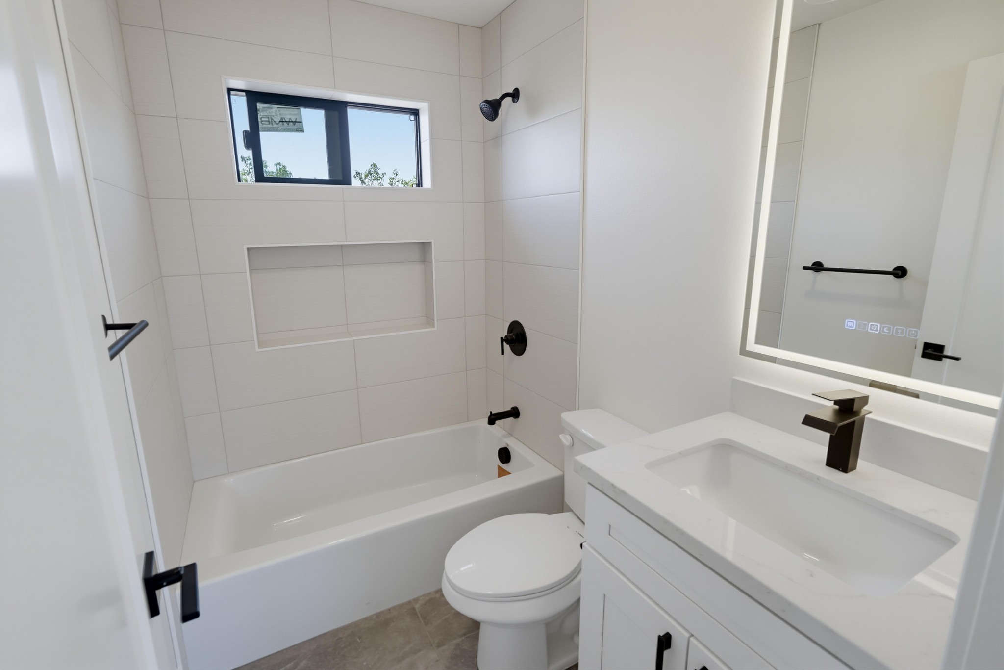 Virtual tour photo 16 of 27 for 3075 Hawthorn St