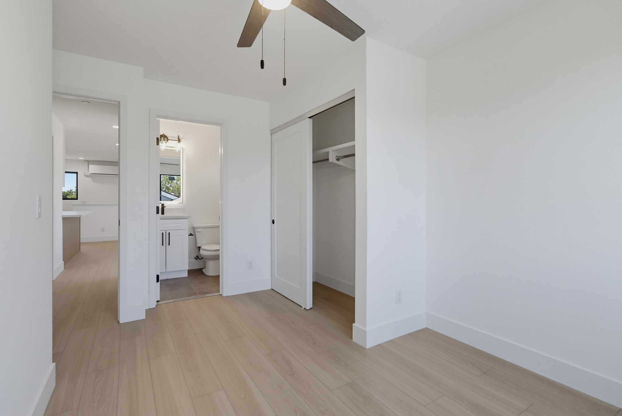 Virtual tour photo 22 of 27 for 3075 Hawthorn St