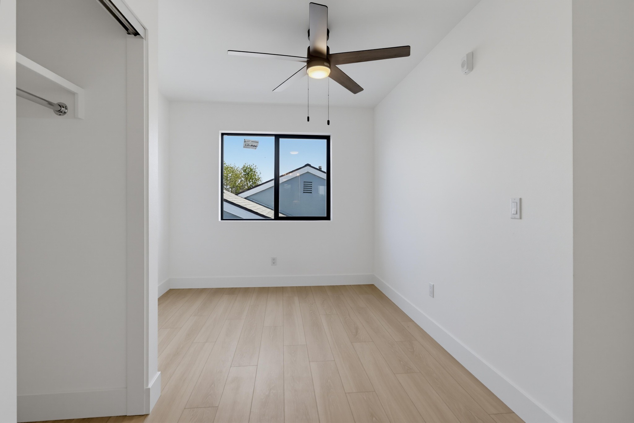 Virtual tour photo 24 of 27 for 3075 Hawthorn St