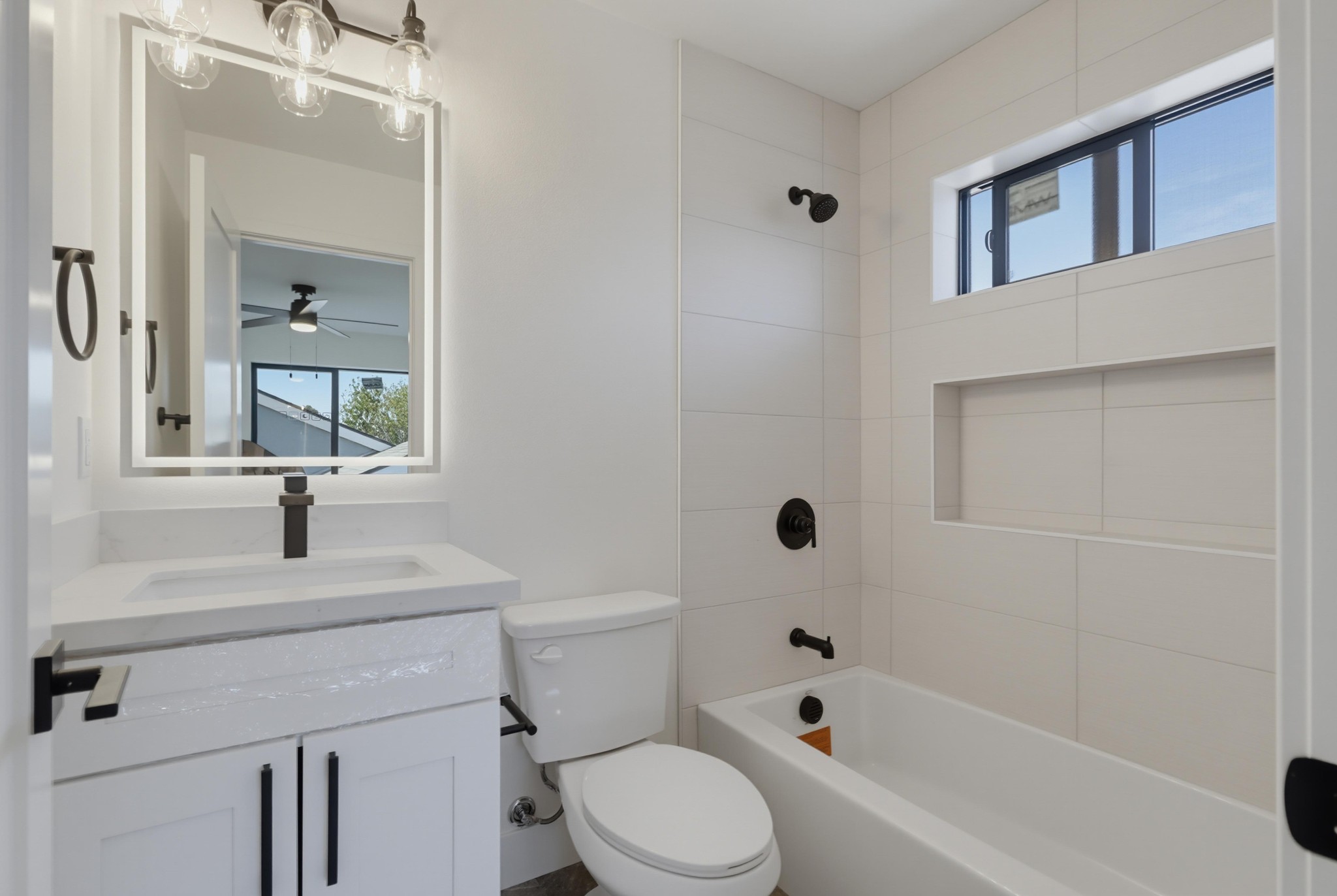 Virtual tour photo 25 of 27 for 3075 Hawthorn St