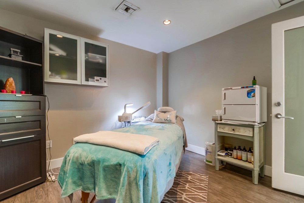 Virtual tour photo 24 of 28 for 3076 Fifth Ave