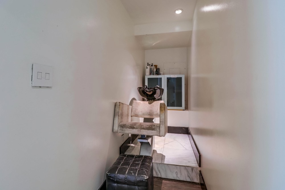 Virtual tour photo 25 of 28 for 3076 Fifth Ave
