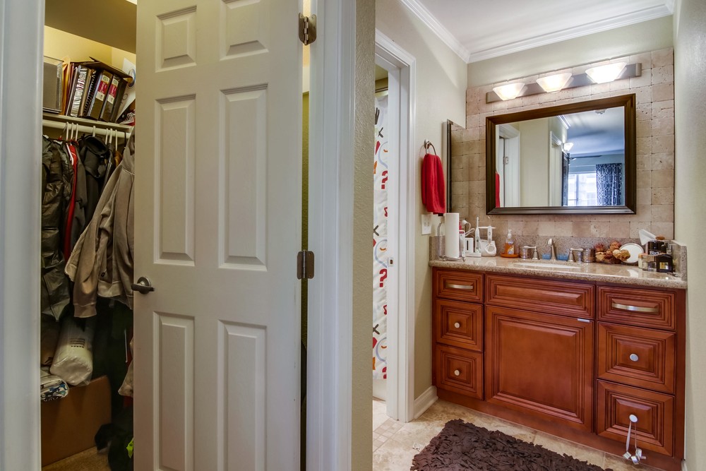 Virtual tour photo 31 of 37 for 3078 Broadway #104