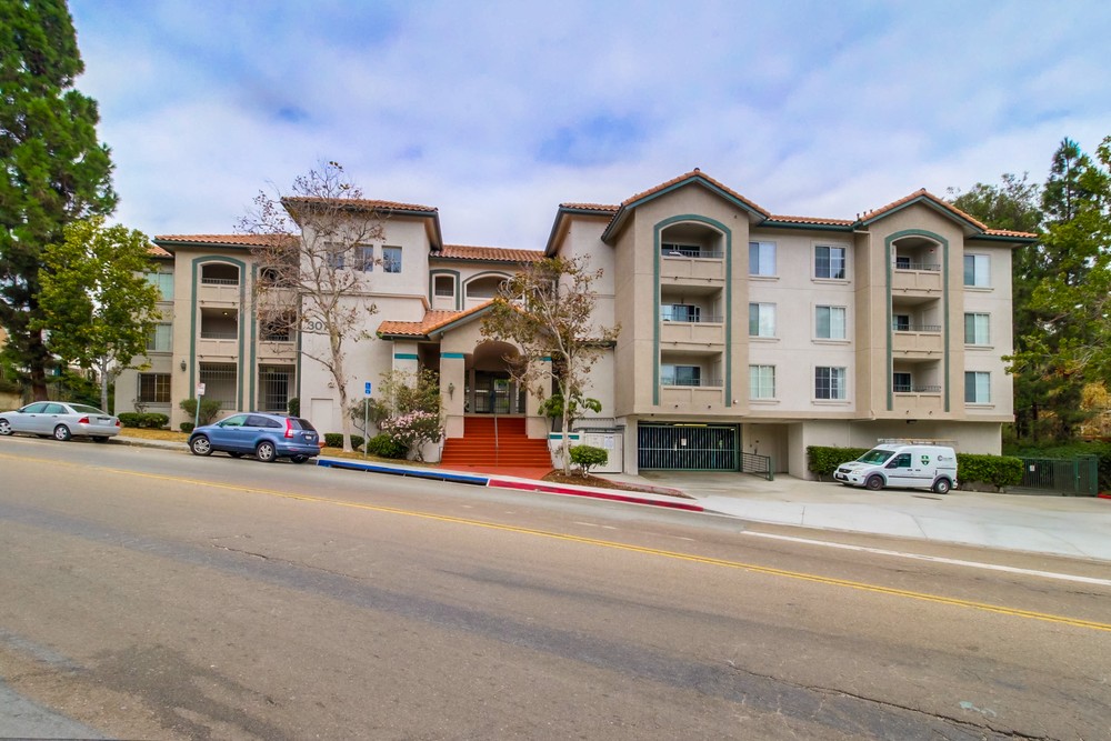 Virtual tour photo 1 of 36 for 3078 Broadway #207
