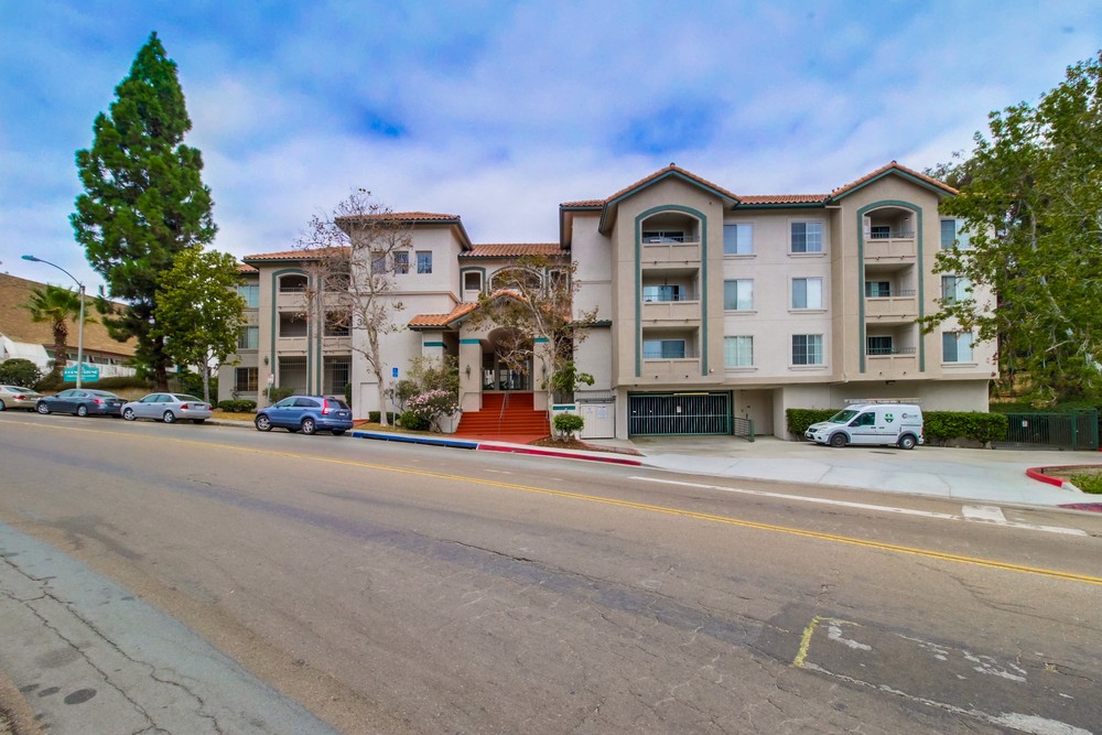 Virtual tour photo 3 of 36 for 3078 Broadway #207