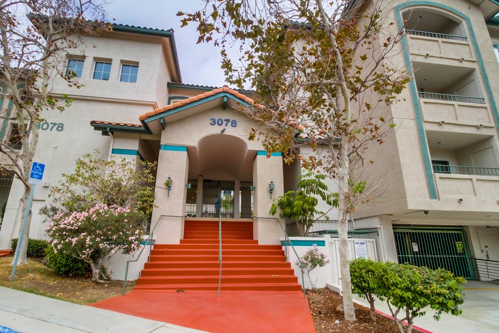 Virtual tour photo 4 of 36 for 3078 Broadway #207