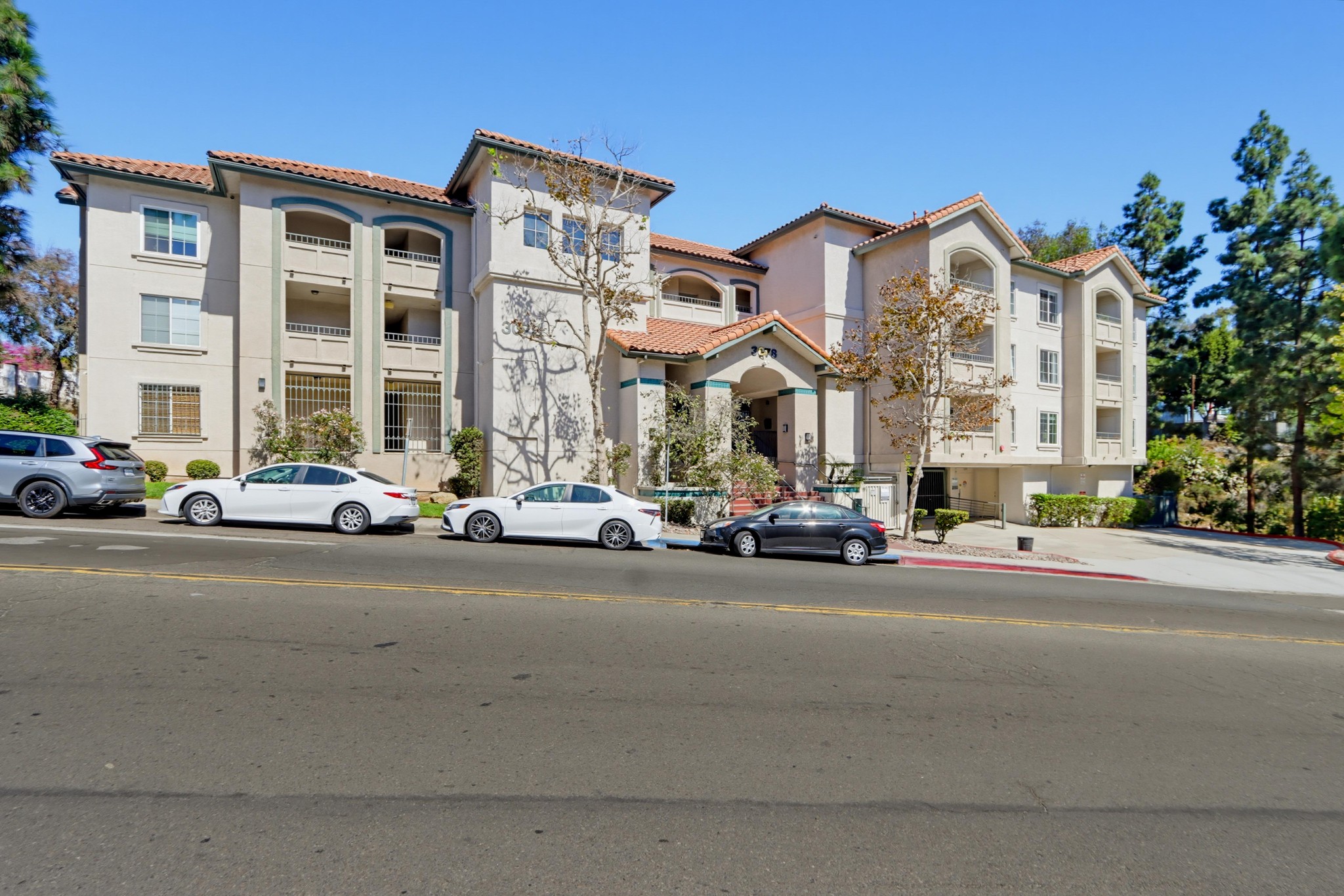 Virtual tour photo 3 of 30 for 3078 Broadway Unit 108