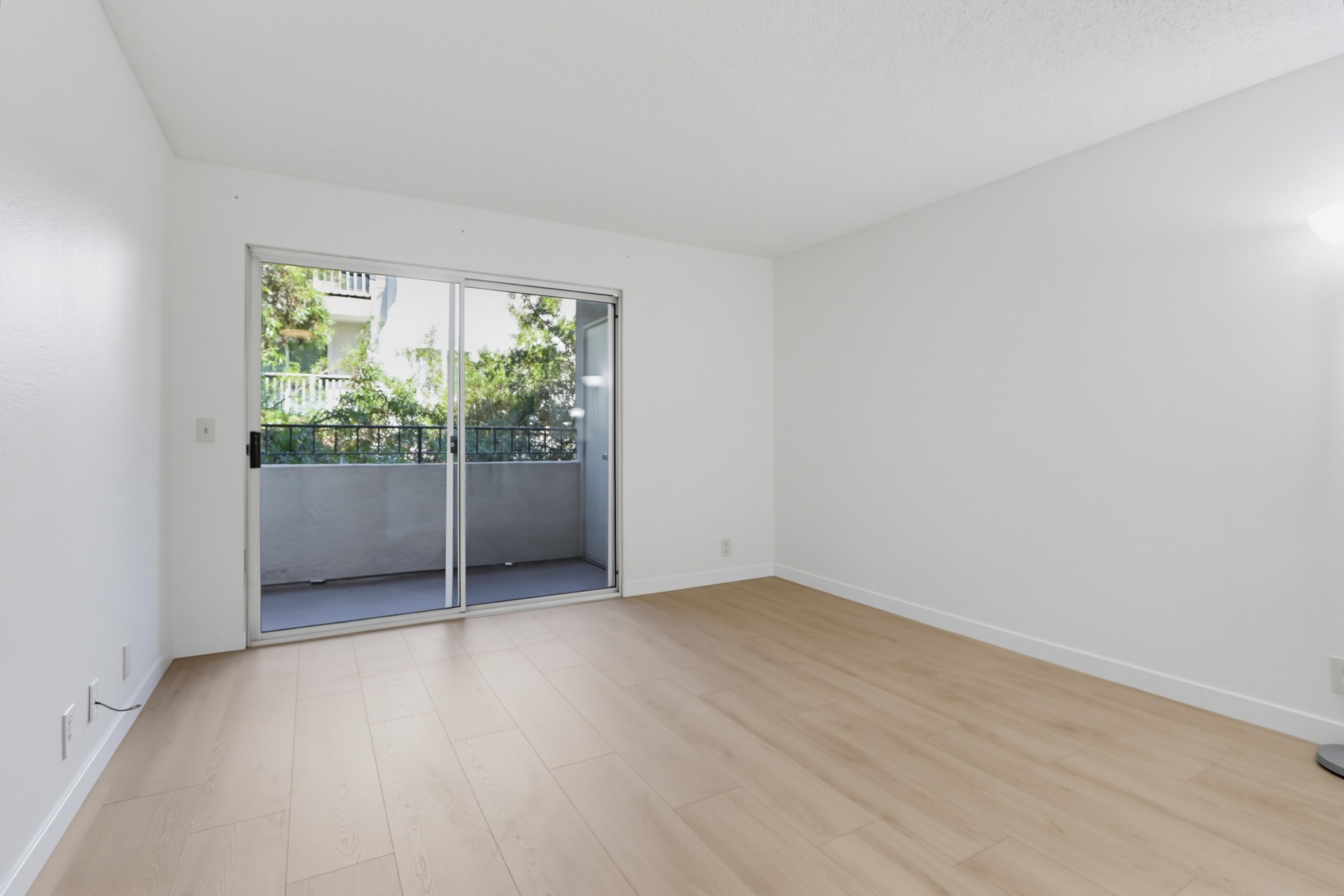 Virtual tour photo 15 of 30 for 3078 Broadway Unit 108