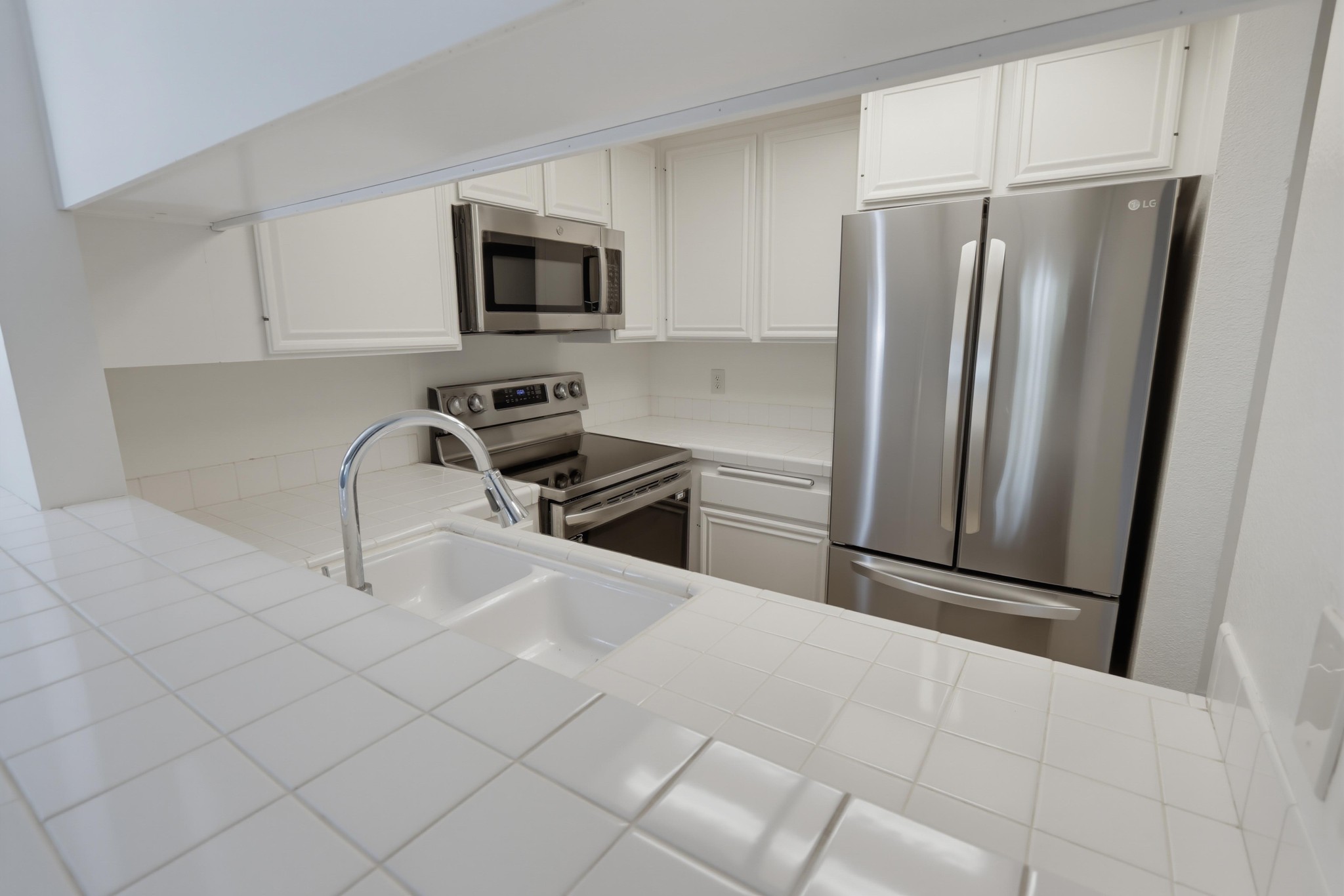 Virtual tour photo 18 of 30 for 3078 Broadway Unit 108